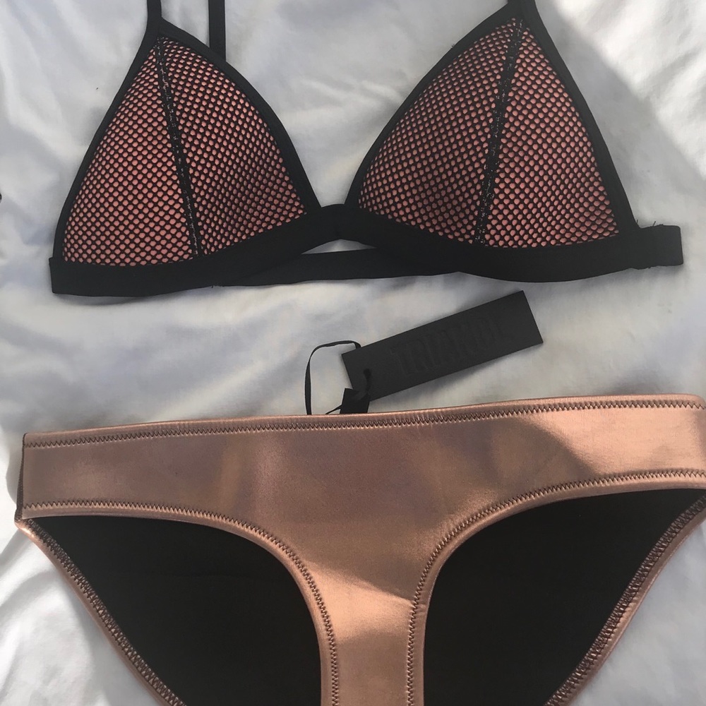 Triangl bikini in metallic pink